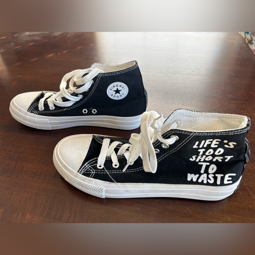Xing Wei Sneakers - Unisex Black/White High-top Sneakers. Size 8.5 Women